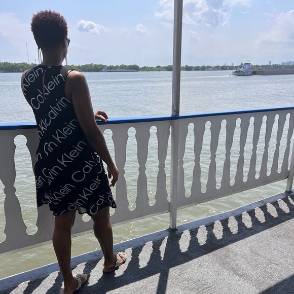 🥳 2 for $10 🥳 Calvin Klein black & white dressTHE MOST COMFORTABLE DRESS EVER! - Picture 2 of 8